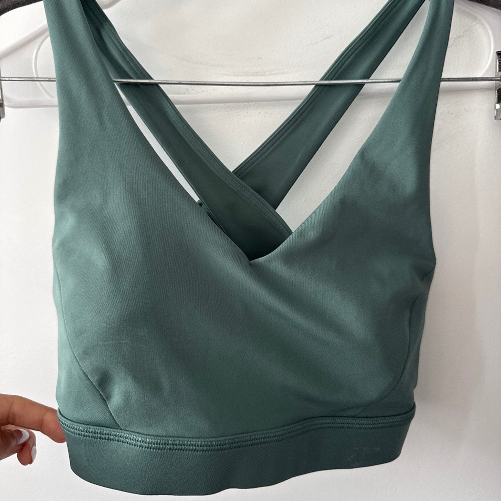 Lululemon sports bra size 2